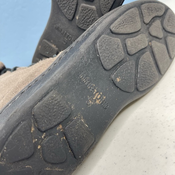 Minnetonka Tramper Boot Moccasins- Gray Suede Fringe Lace Up Boho Womens 5 - Picture 9 of 11